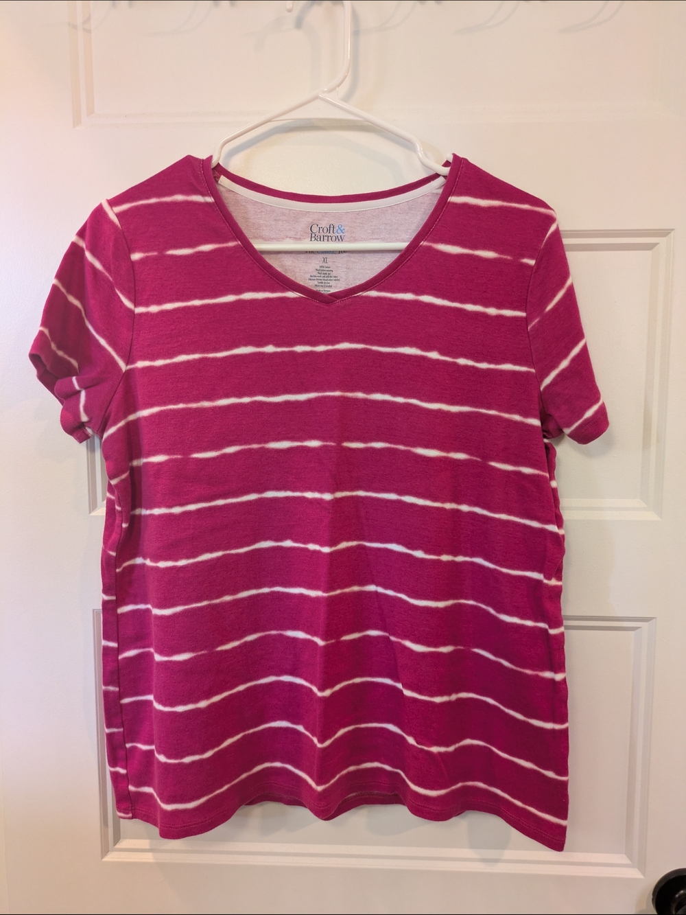 🔴 3/$15 Croft & Barrow Pink & White Striped V-Neck Tee